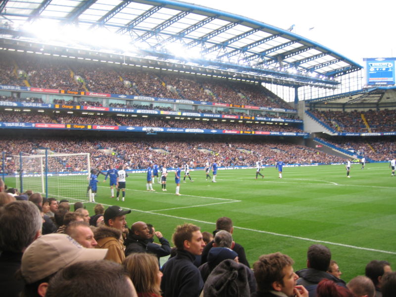 800px-Chelsea_defend_corner.jpg